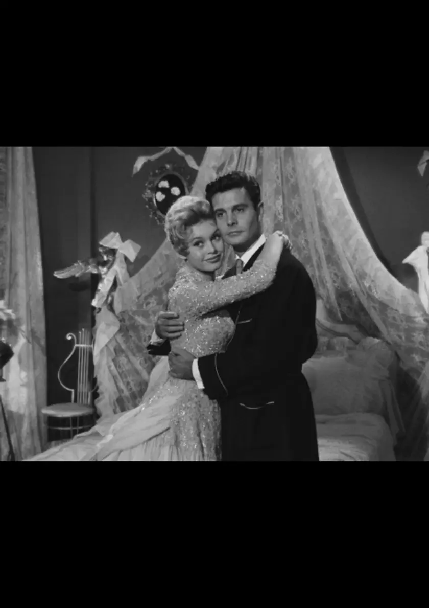 花嫁はあまりにも美しい（1956） ポスター