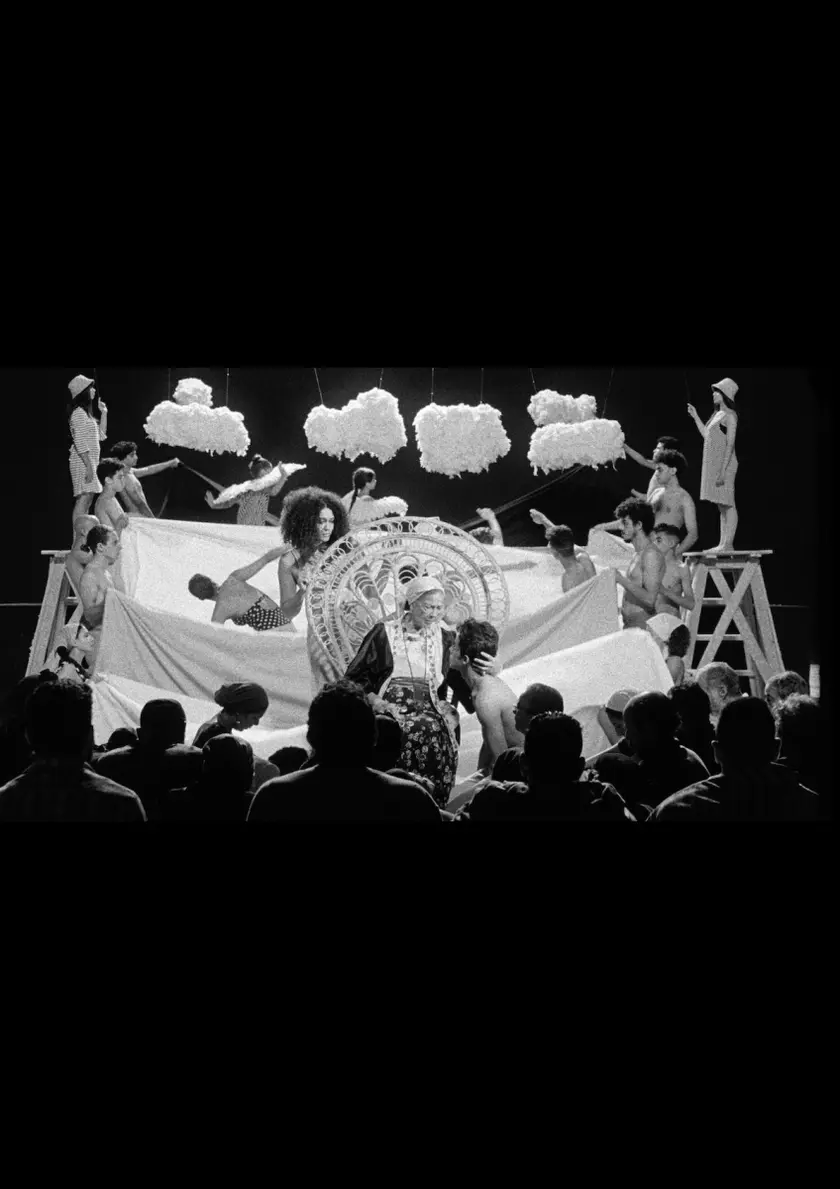 イースト・オブ・ヌーン ポスター