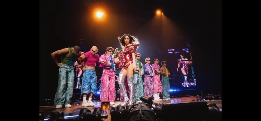 Katy Perry：THE LIFETIMES TOUR - LIVE FROM PARIS 場面写真 4