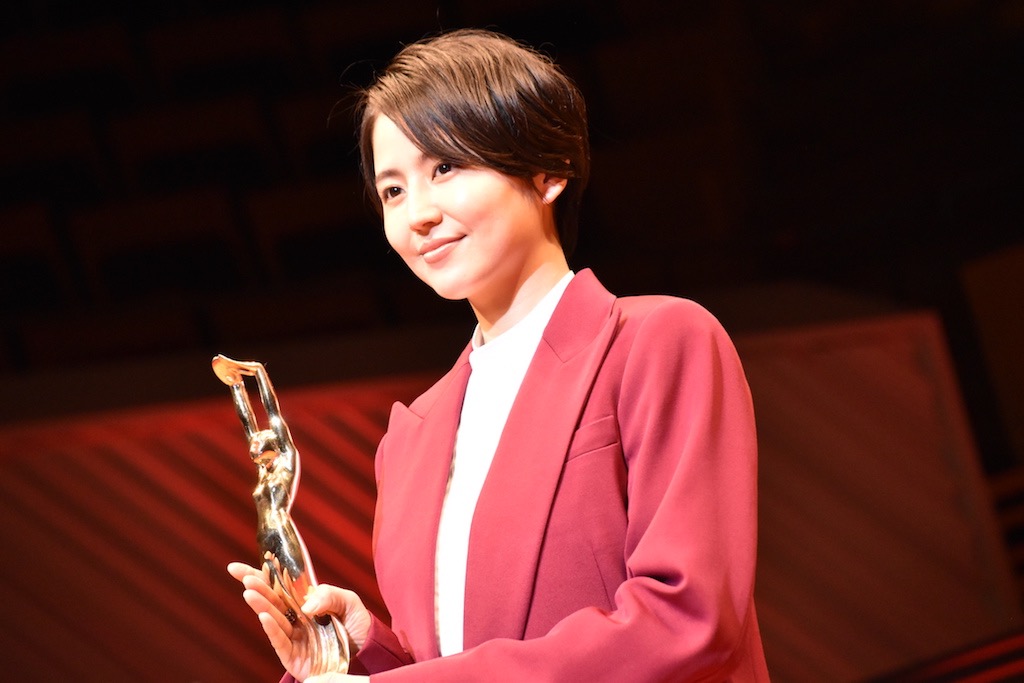 長澤まさみ、女優主演賞受賞「日々精進していきたい」共演した高杉真宙の成長ぶりにも期待