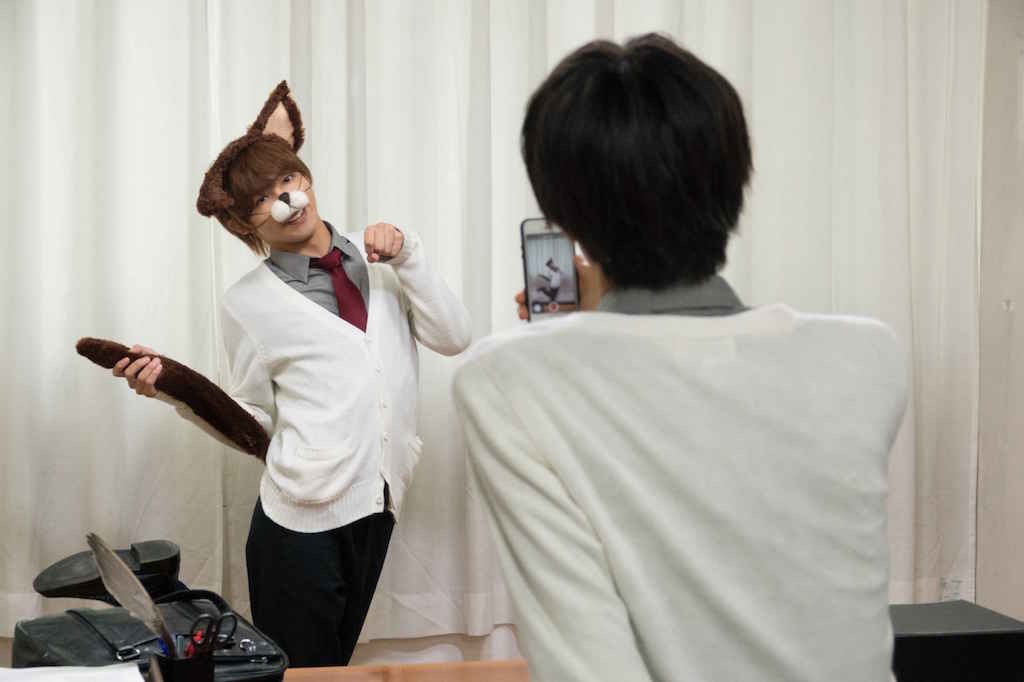 横浜流星が「困ったワン！」、犬のコスプレ姿披露『兄友』メイキング映像解禁