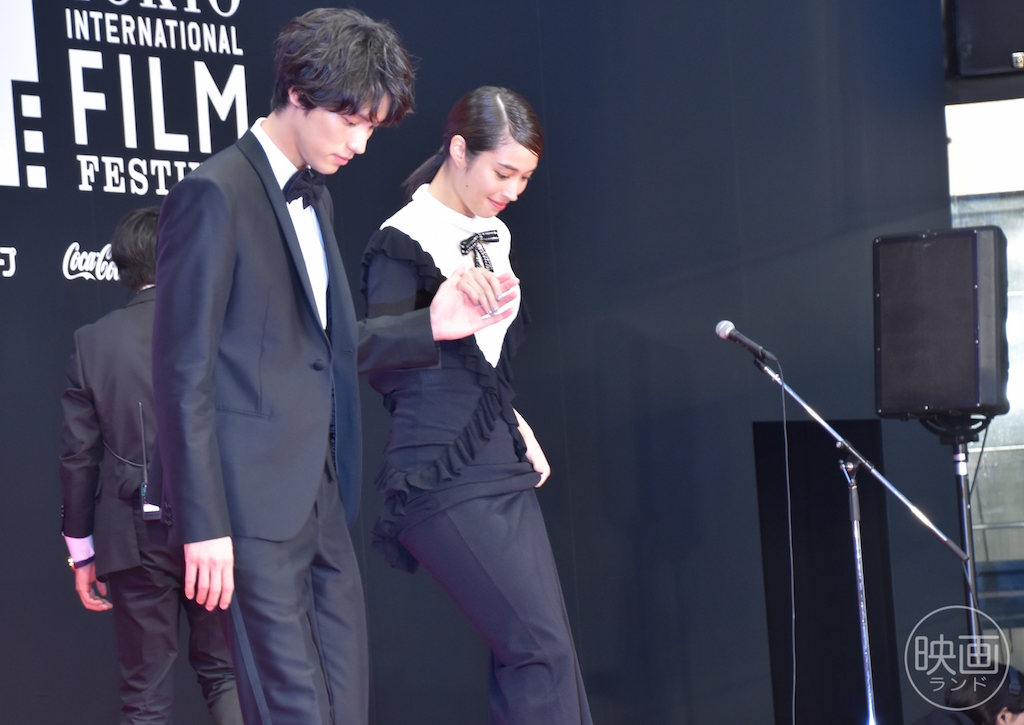 『旅猫リポート』福士蒼汰、広瀬アリスを紳士にエスコート｜第31回東京国際映画祭
