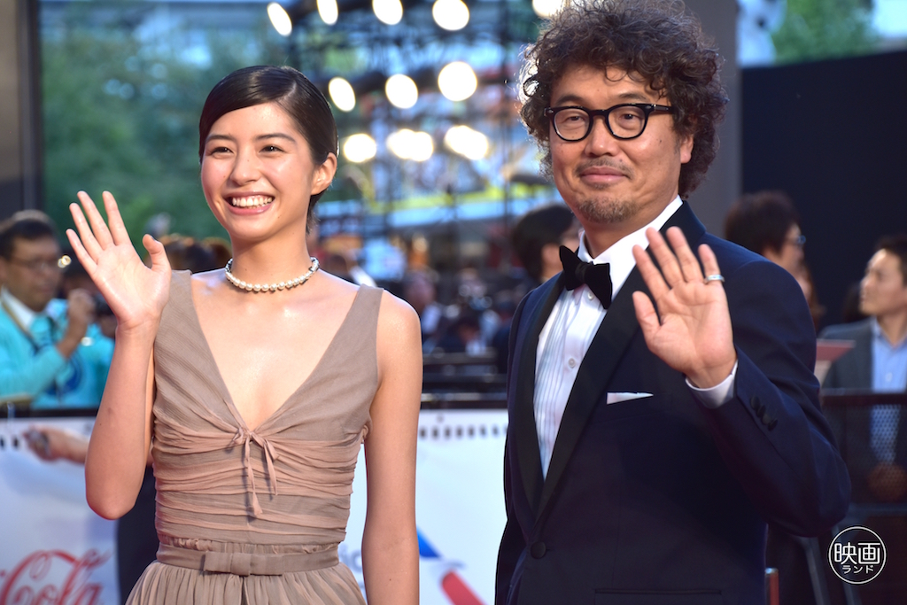 『“隠れビッチ”やってました。』佐久間由衣、三木康一郎監督が登場｜第32回東京国際映画祭